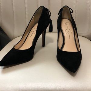 black pumps